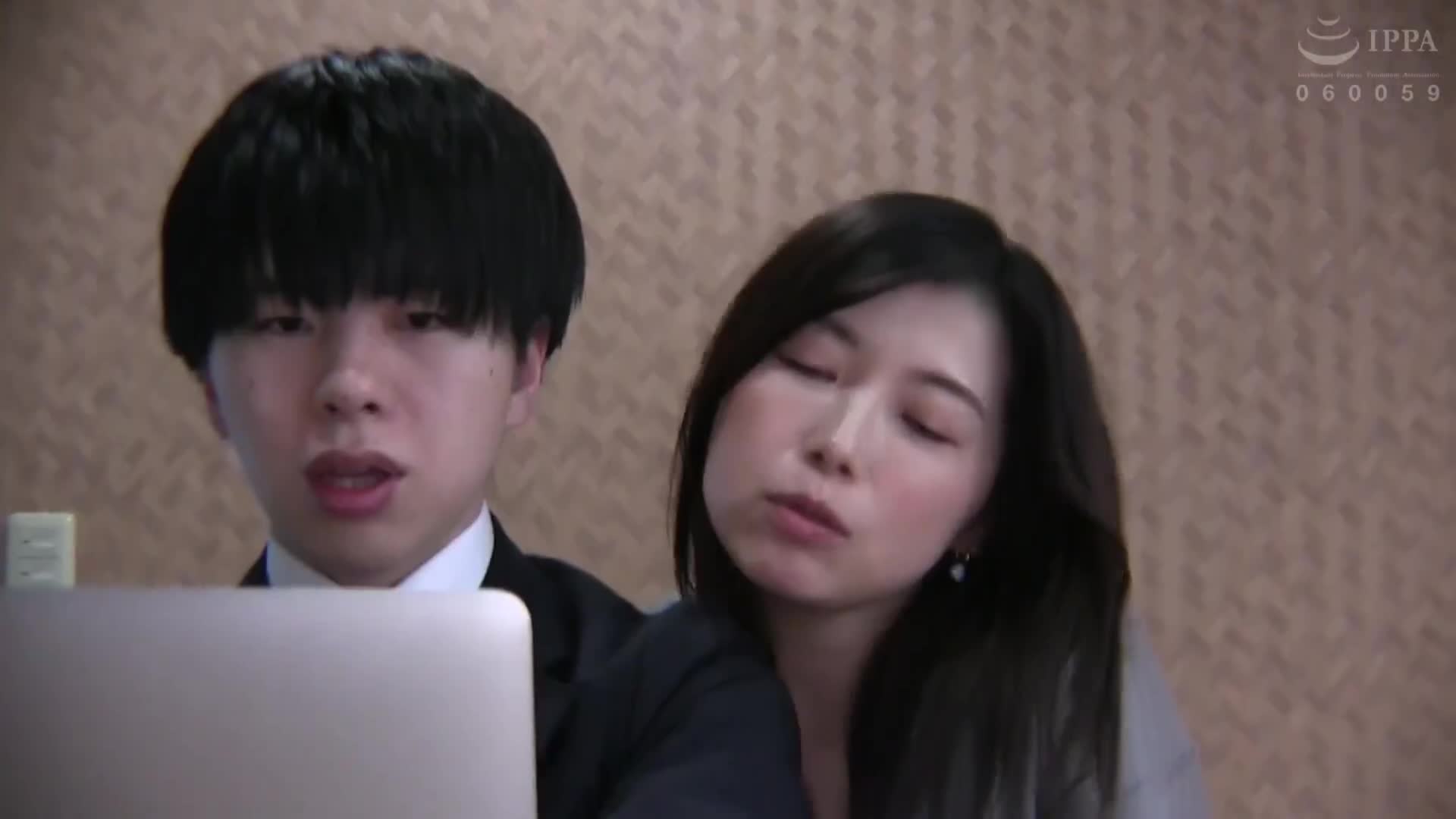 与拥有翘臀的家庭主妇秘书的衣着性爱 ~父母与子女租妻2天3夜 - 加藤椿 - AV大平台-中文字幕,成人影片,AV,国产,线上看