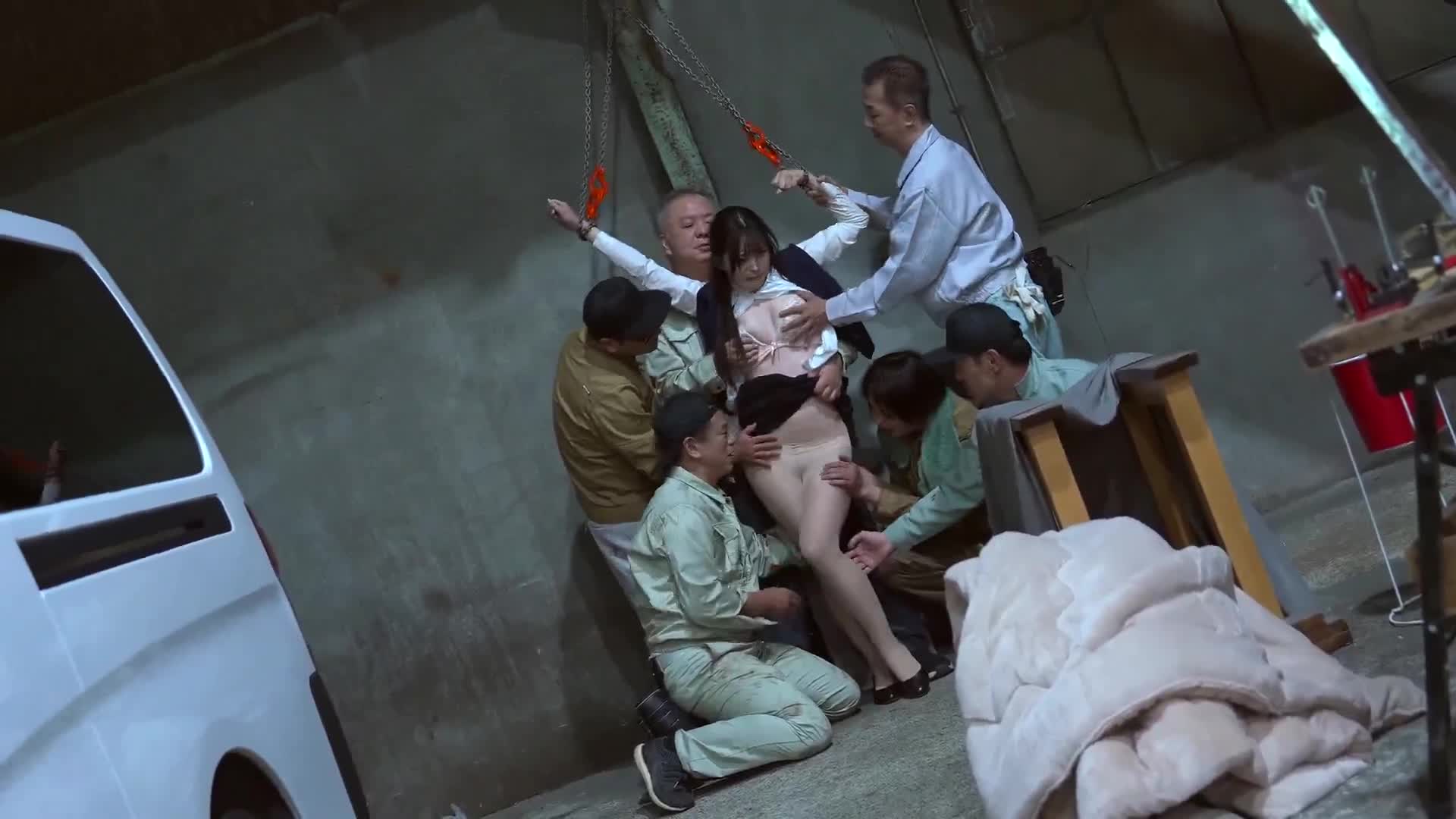 荡妇蚂蚁地狱传染⇒集体兽欲激增！在永远无法逃脱的男人领地里，被汗流浃背的上班族「玩弄生鸡巴」的职业女性——上班族B版 - AV大平台-中文字幕,成人影片,AV,国产,线上看