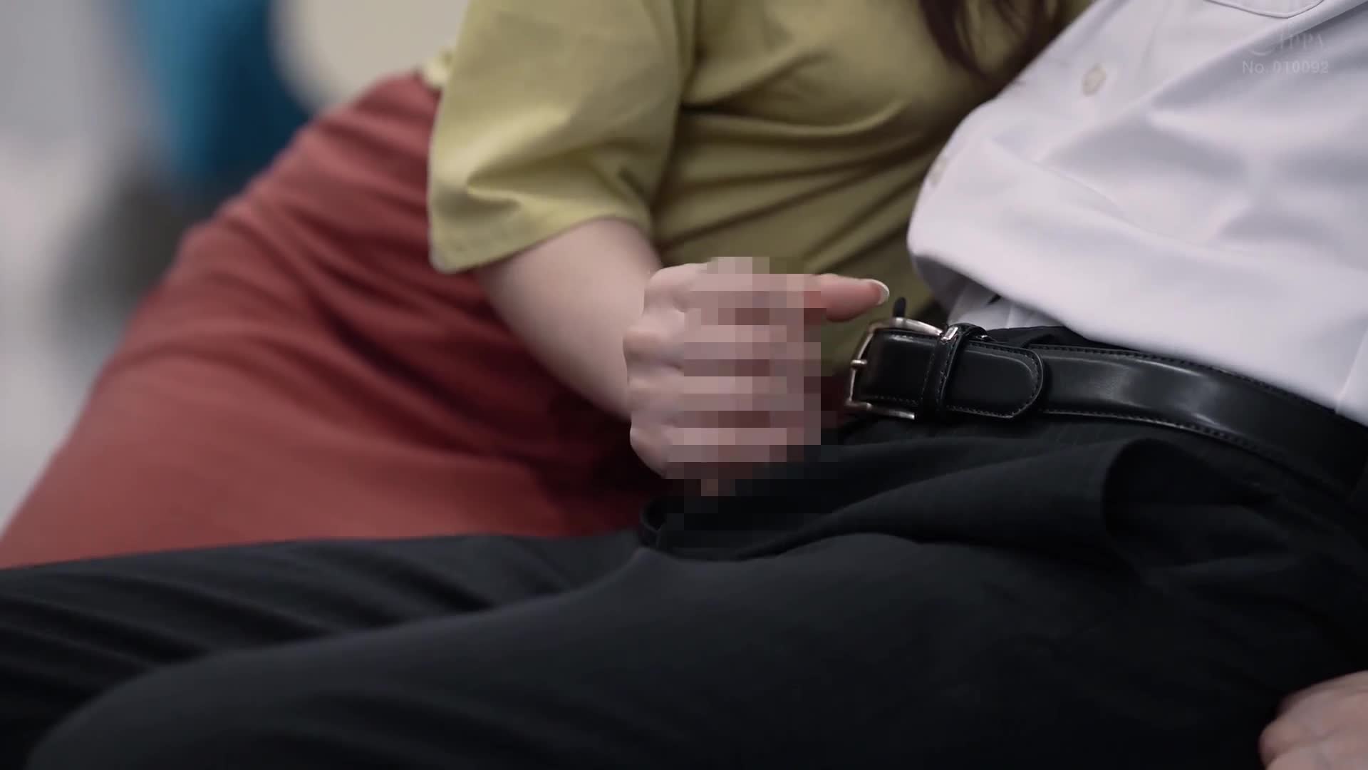 最终接吻电车：在空无一人的车厢里，和美女姐姐不断亲吻×亲吻×亲吻 吉泽友贵 - AV大平台-中文字幕,成人影片,AV,国产,线上看