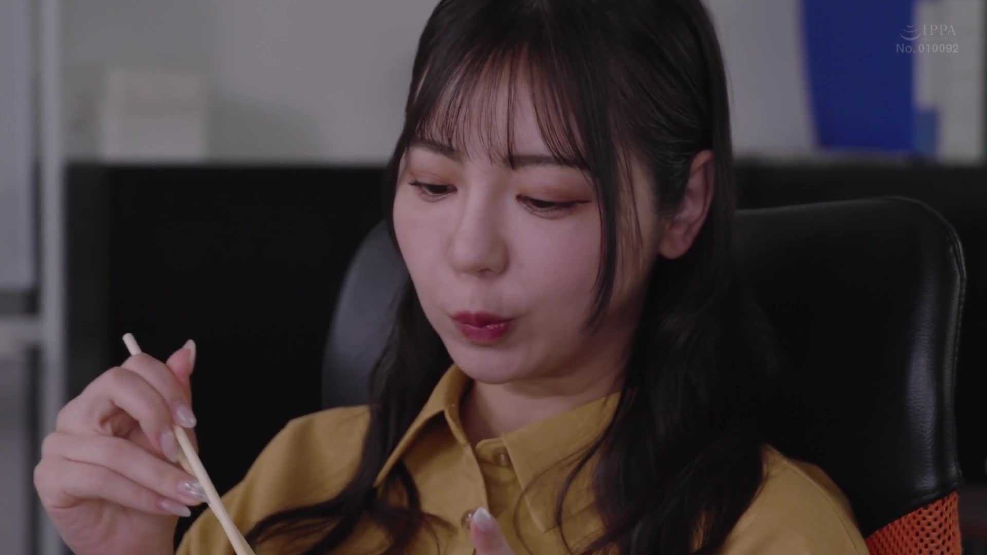 最终接吻电车：在空无一人的车厢里，和美女姐姐不断亲吻×亲吻×亲吻 吉泽友贵 - AV大平台-中文字幕,成人影片,AV,国产,线上看