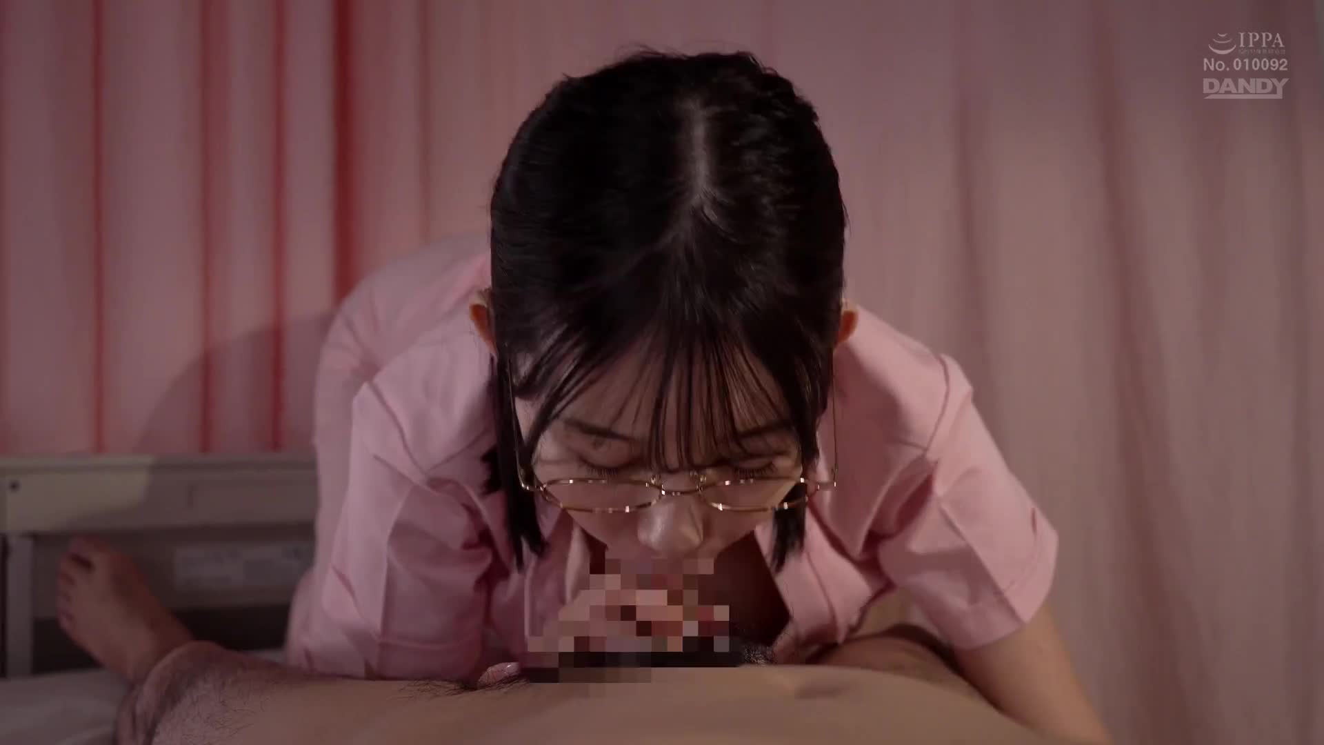「如果可以的话，我可以帮你吗？」地味巨乳护士帮我手淫？ ！看见我因受伤无法好好自慰，她怜悯地用温柔的舔奶头手淫让我射精VOL.2 - AV大平台-中文字幕,成人影片,AV,国产,线上看
