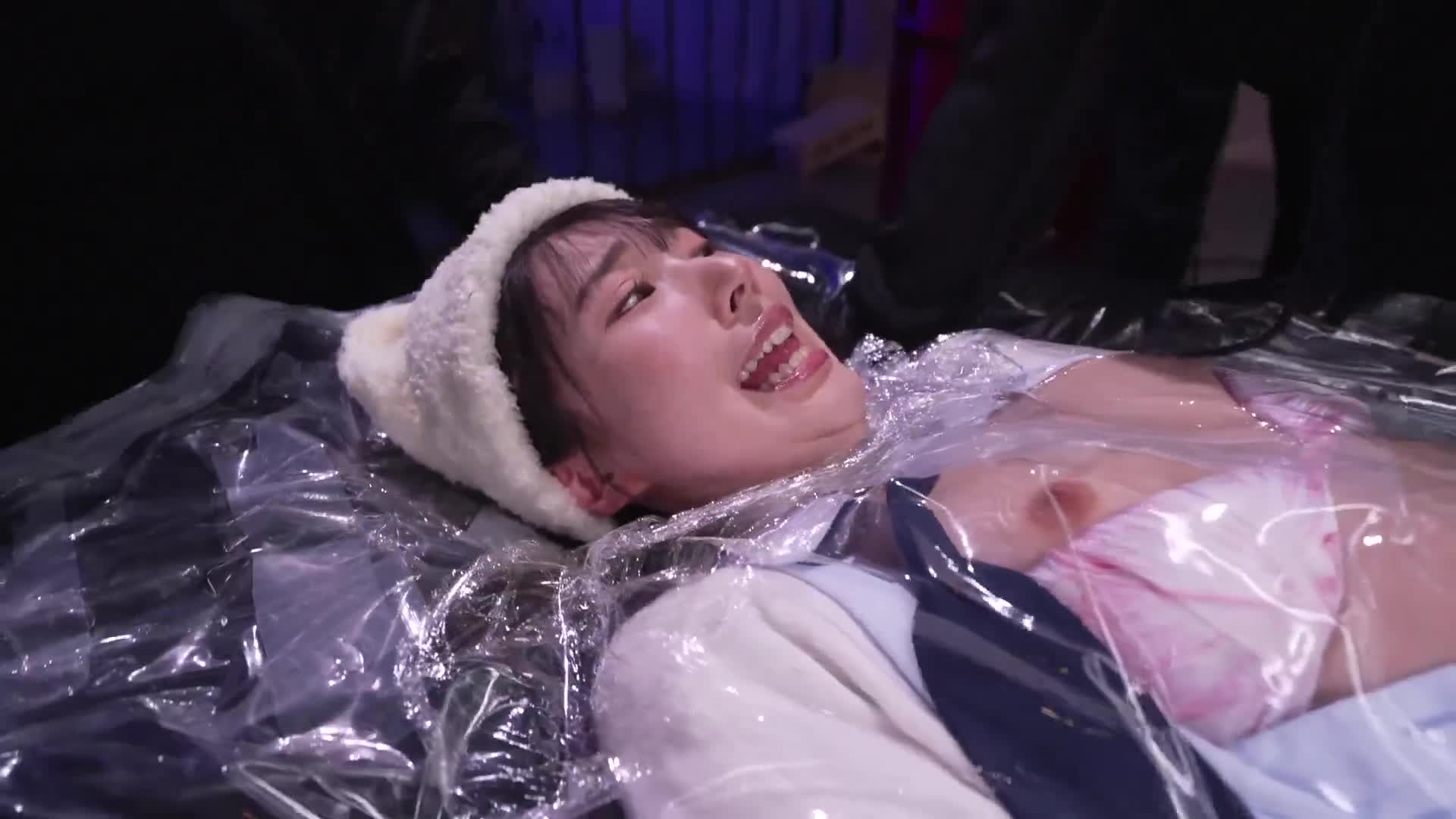 J〇暗黑打工某个讨论区的高时薪诱惑，误信的少女被用强力磁铁固定在铁壁上成为慰藉对象，还有缩小束缚和墙壁逃脱游戏。 - AV大平台-中文字幕,成人影片,AV,国产,线上看