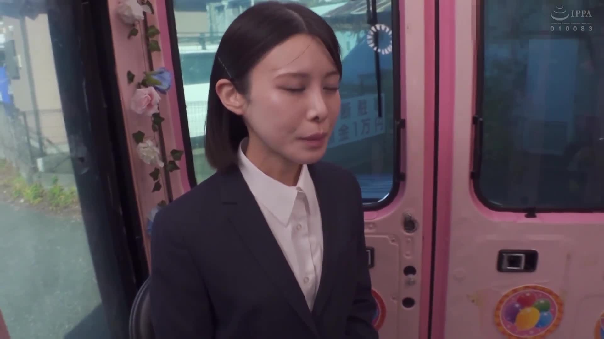 一般男女监控AV × 魔术镜便合作企划 就业妇女大生争取大型企业实习 吞吞吐吐口交面试！ 3 在质疑中无法言语的大量口内射精，导致精液四处流！在激烈面试中，将巨大阳具插入火热的JD私处，让精液淹没一切！所有人内射... - AV大平台-中文字幕,成人影片,AV,国产,线上看