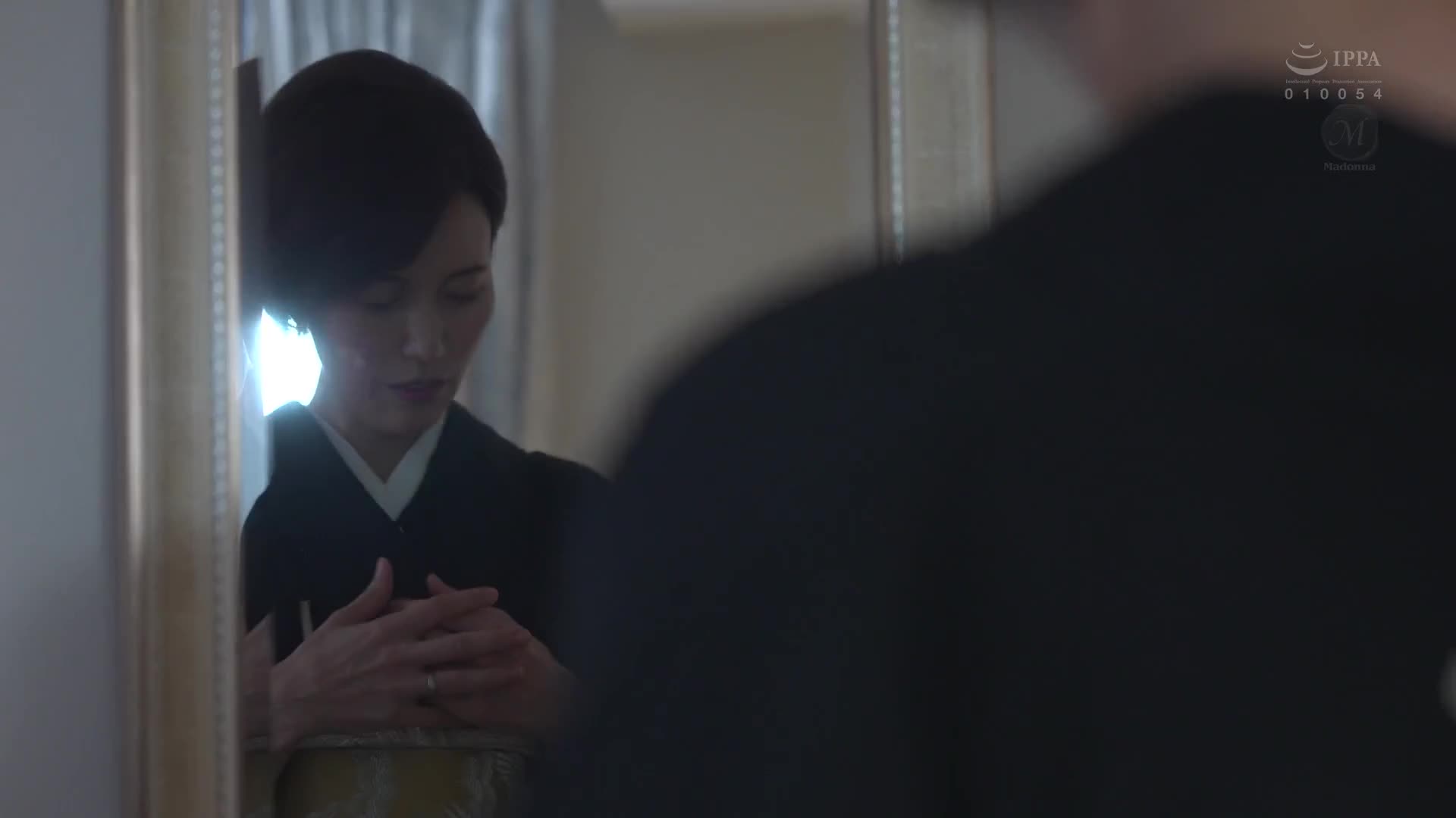 母亲目睹女儿幸福的婚礼，却在宴会上被女婿性侵的母亲 星冬香 - AV大平台-中文字幕,成人影片,AV,国产,线上看