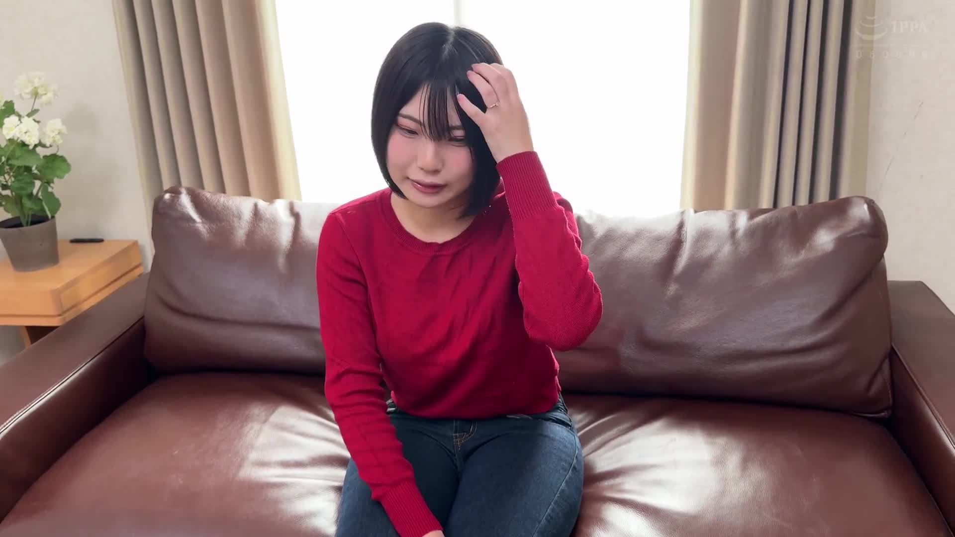 素人人妻挑战只限夫约30分钟的NTR！在家中欲求不满的妻子在丈夫旁边偷情！承受着年轻大鸡巴的强烈抽插，忍着呻吟声达到巨大高潮！连续大量中出！ 4对8场！ - AV大平台-中文字幕,成人影片,AV,国产,线上看