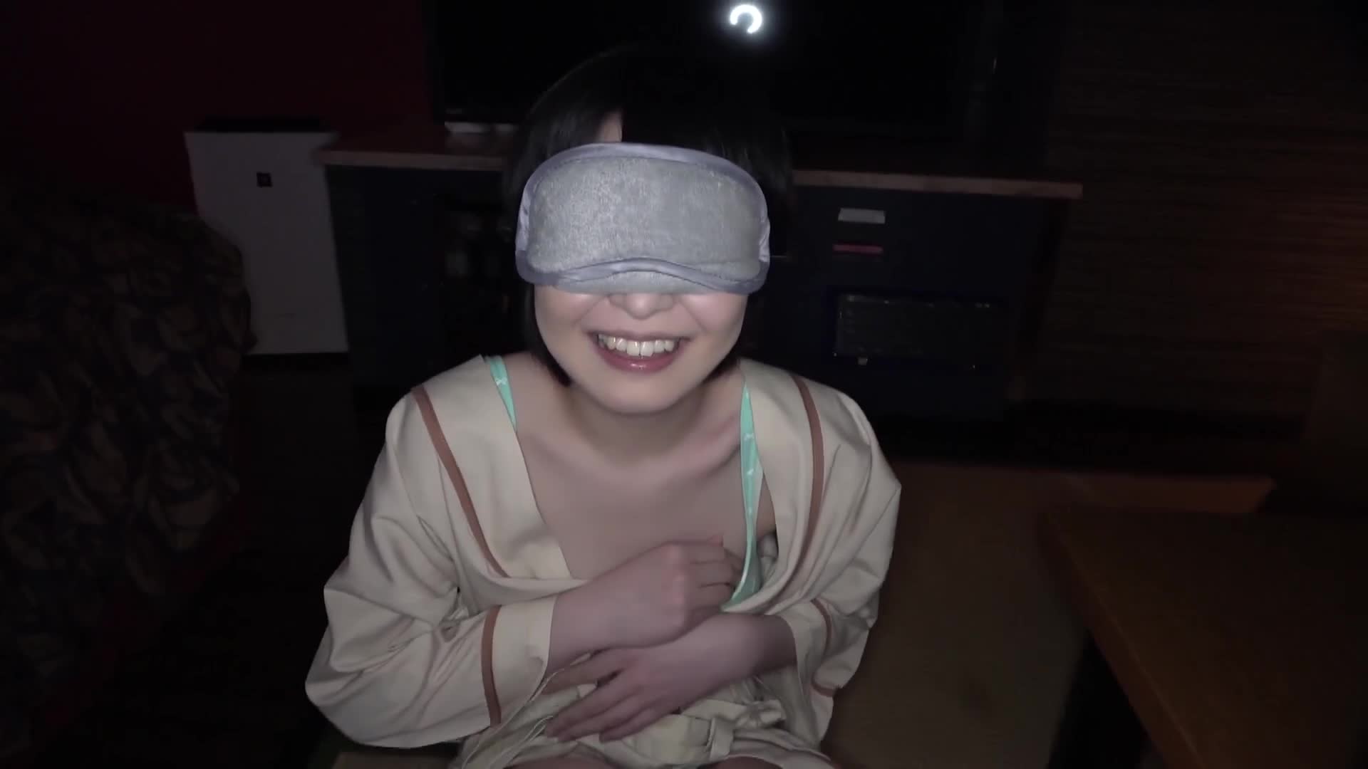 我的女儿偷偷和一个陌生中年男子去情侣旅馆，该怎么办？日和 - AV大平台-中文字幕,成人影片,AV,国产,线上看