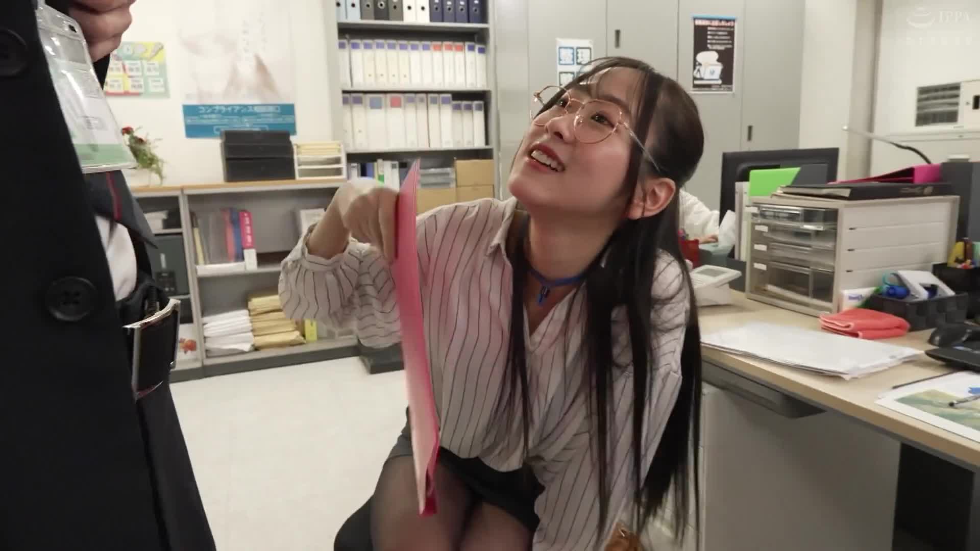 【生活中的骚扰】“要让你内里出来！你还愿意吗？”对新人打工或表现较差的后辈进行欺凌，让前辈女生或女上司看到他们困扰的表情而感到兴奋的生活中骚扰！ - AV大平台-中文字幕,成人影片,AV,国产,线上看