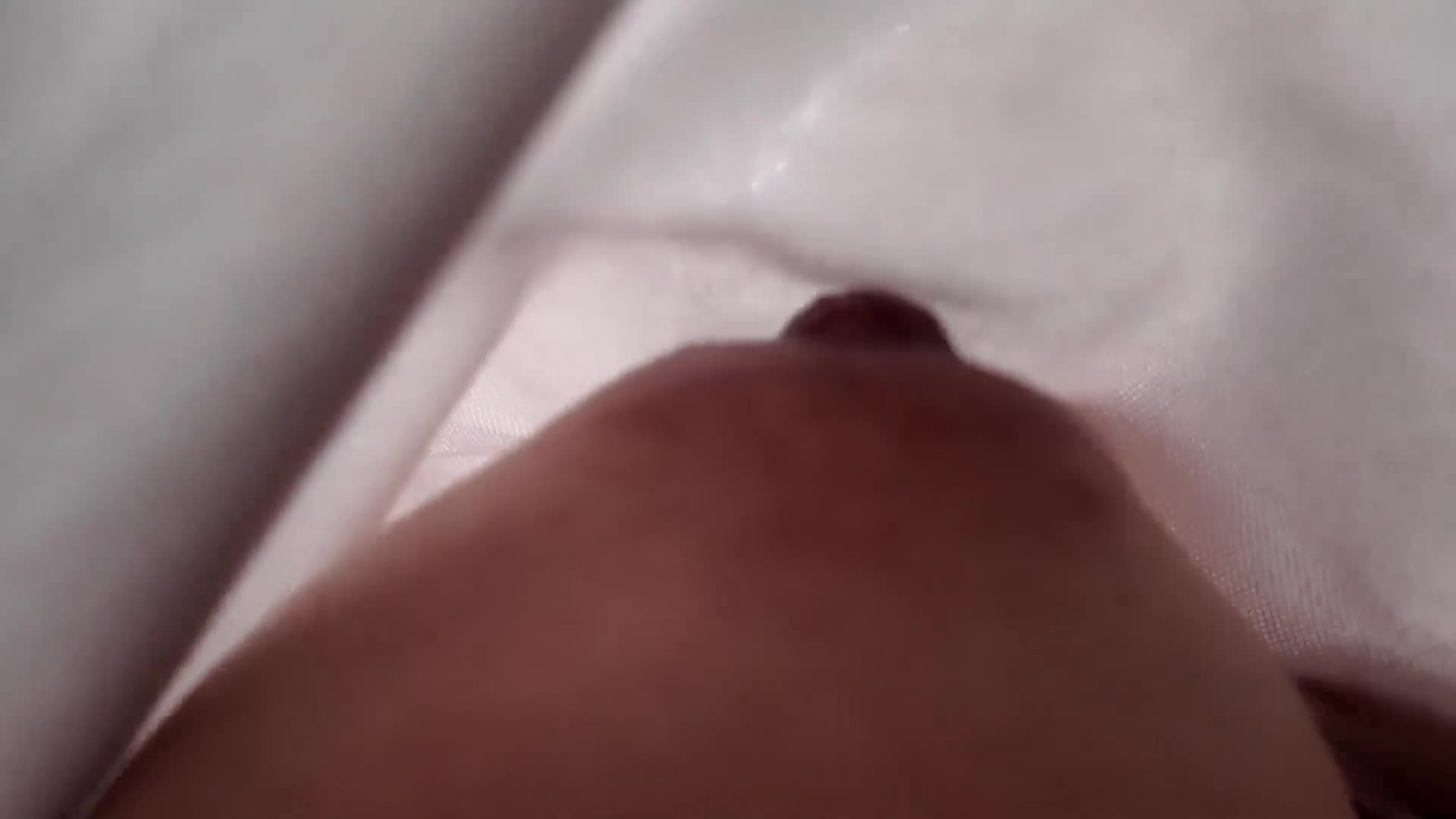 完全穿着内衣角度！使用灵活移动的光纤镜头刺激敏感乳头，即使害羞也会感到兴奋的贫乳美少女2 白皙美乳头的海军制服少女 白姬佳奈 - AV大平台-中文字幕,成人影片,AV,国产,线上看