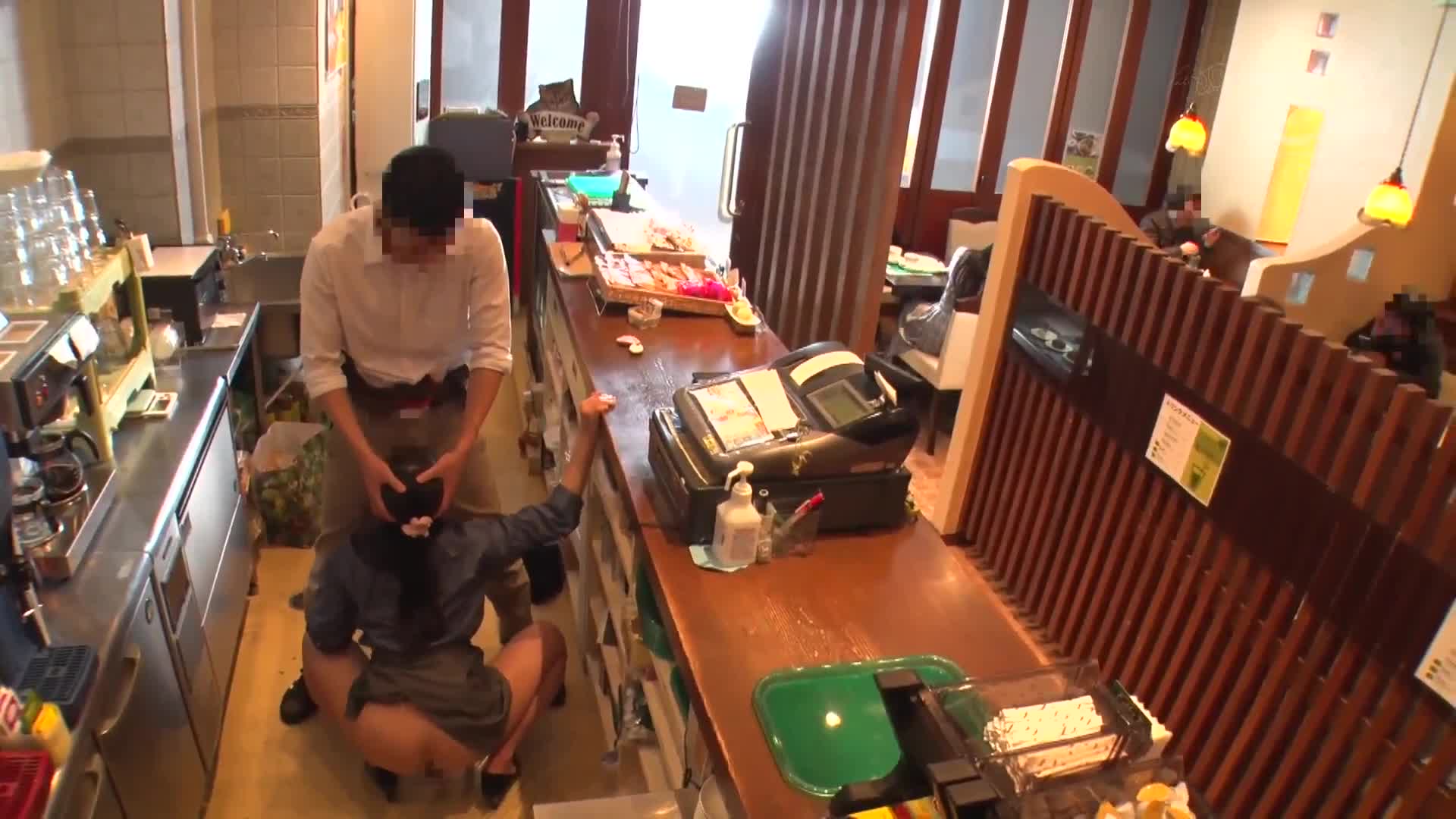 同时开发双孔遥控振动器，羞耻的、拥有美丽臀部的兼职女孩因遥控双重高潮而无法动弹，在极乐中喷涌而出。 - AV大平台-中文字幕,成人影片,AV,国产,线上看