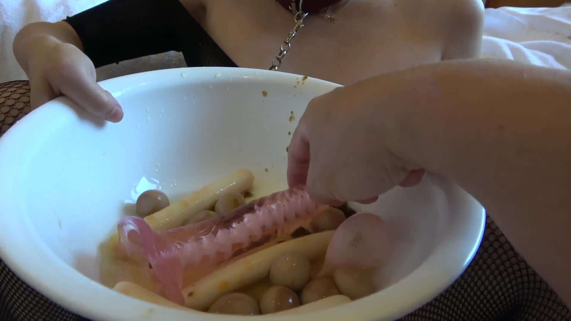 被贬为最底层的食粪便女的精英研究员奥美的记录 - AV大平台-中文字幕,成人影片,AV,国产,线上看