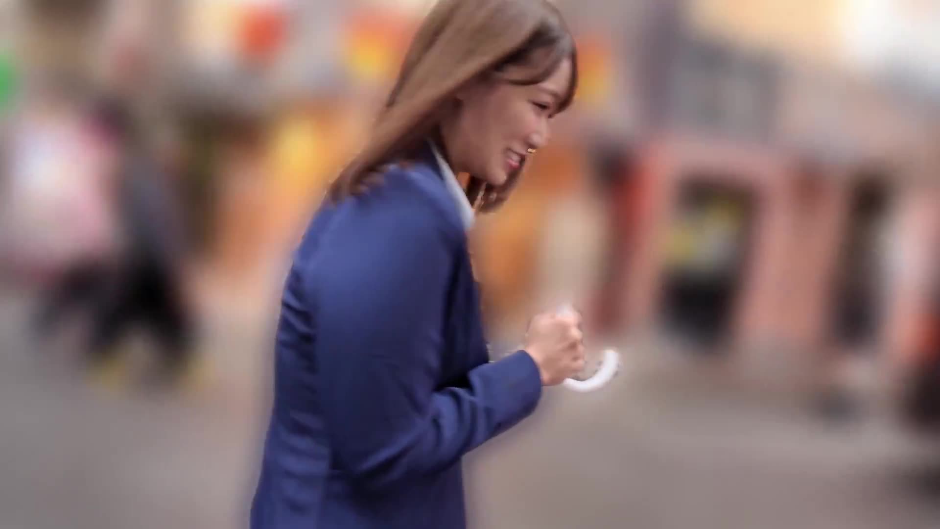 素人美少女和遥控震动器的散步 - 黑色丝袜敏感事业女性篇 -「我已经无法忍受了...//」在人潮中，黑色丝袜美腿不停颤抖地高潮！在人生中第一次羞耻游戏中意外地打开了色情开关！在车上勇敢地自慰！最后在酒店里... - AV大平台-中文字幕,成人影片,AV,国产,线上看