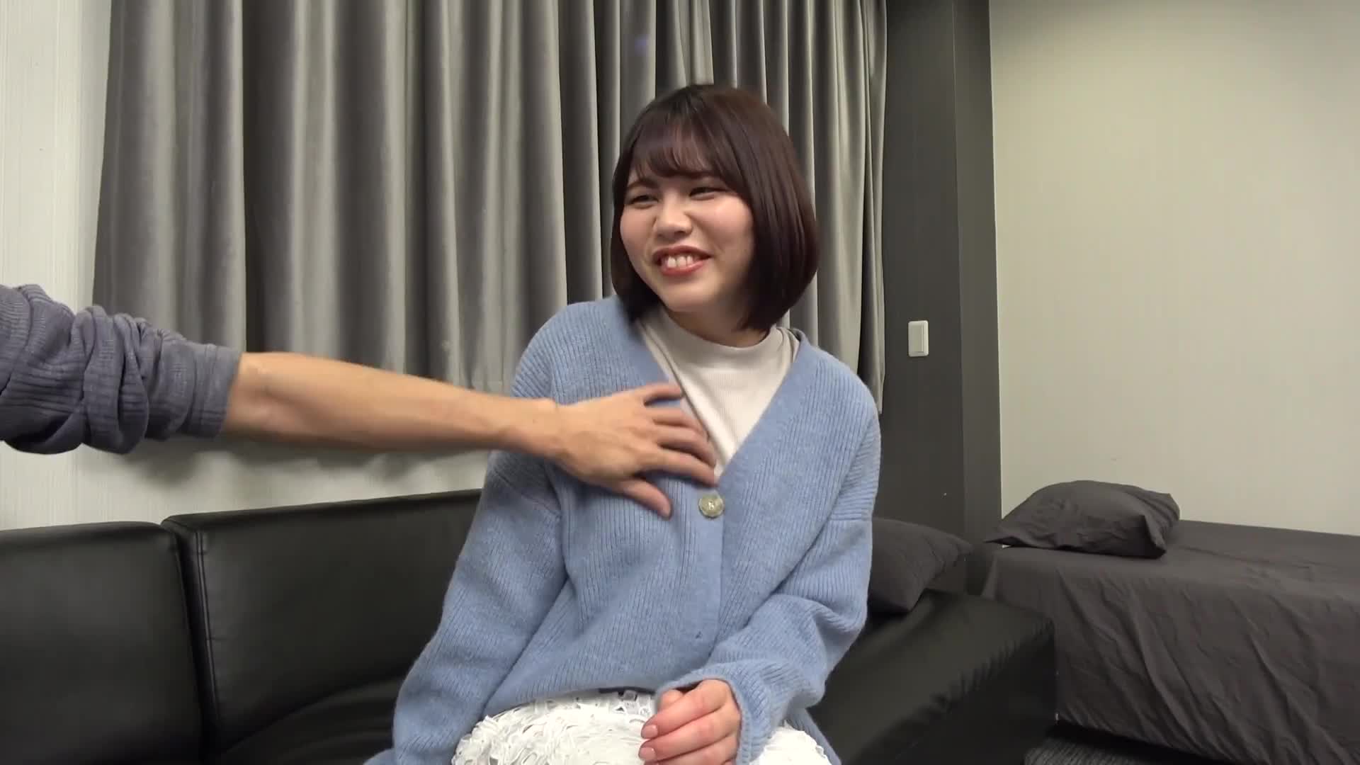 大乳晕短发美女连续内射而疯狂…欲望过载，大爆炸♡ 揉捏大乳晕硬挺乳头，插入湿润阴道内射！用震动器潮吹，骑乘位连续内射，最后用射精淋手交爱抚挤空睪丸♡ - AV大平台-中文字幕,成人影片,AV,国产,线上看