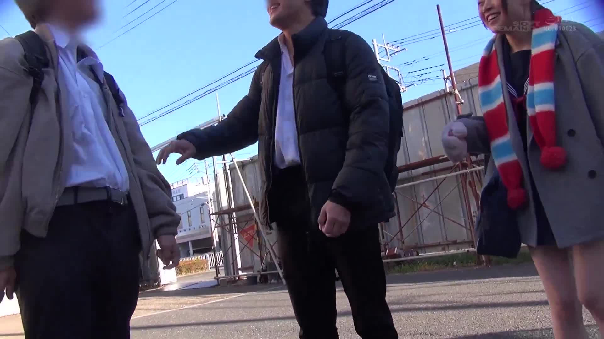 魔法镜号：十代学生男女挑战身体和性相性！青春二人三足！稍微成熟的象形文字挑战！全部成功就有最新手机当奖品！距离拉近得太近将引爆年轻的性欲！ ？绝不能发生的朋友之间的禁忌性行为！ ？ - AV大平台-中文字幕,成人影片,AV,国产,线上看