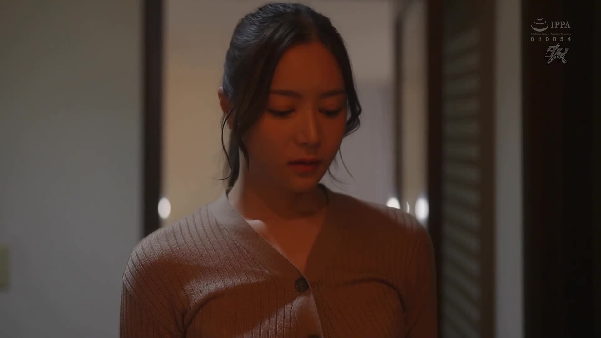 [AI解码版]陷入阴影的野猪女。下流恶劣上司的美丽妻暗中在酒吧工作，报复的复仇指名。就用她的身体给我享乐吧。 白峰美羽 - AV大平台-中文字幕,成人影片,AV,国产,线上看