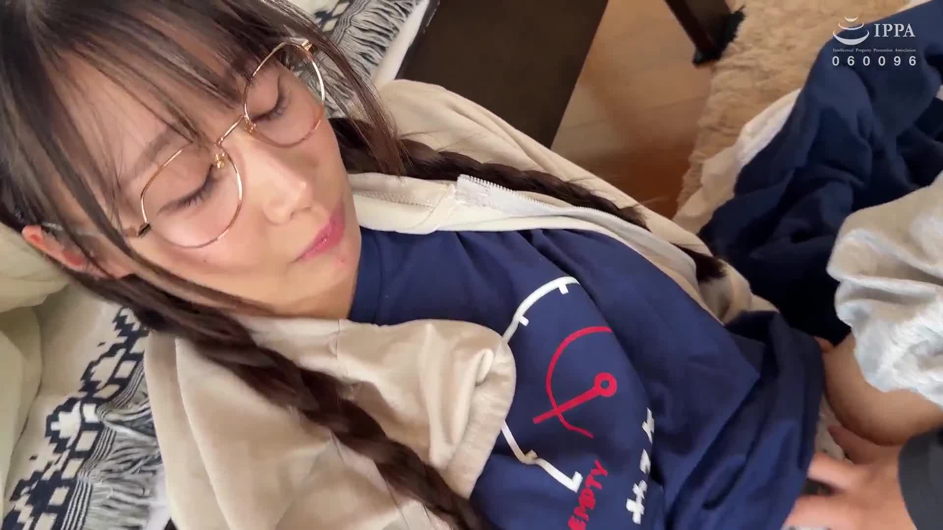 拒绝工作却乐此不疲地爱爱的丧女宅女，自称帮忙家务还住在父母家里，整天窝在家里乐不思蜀做爱，中出无数哈哈 - AV大平台-中文字幕,成人影片,AV,国产,线上看