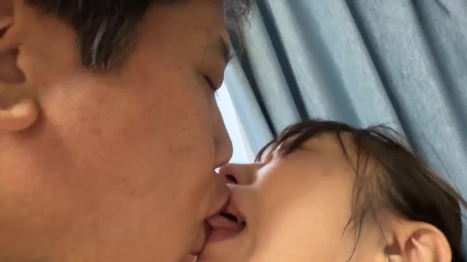 从她初潮那天起…女儿就遭受父亲乱伦关系的反覆侵犯和虐待。悠悠、桃花、柚子 - AV大平台-中文字幕,成人影片,AV,国产,线上看