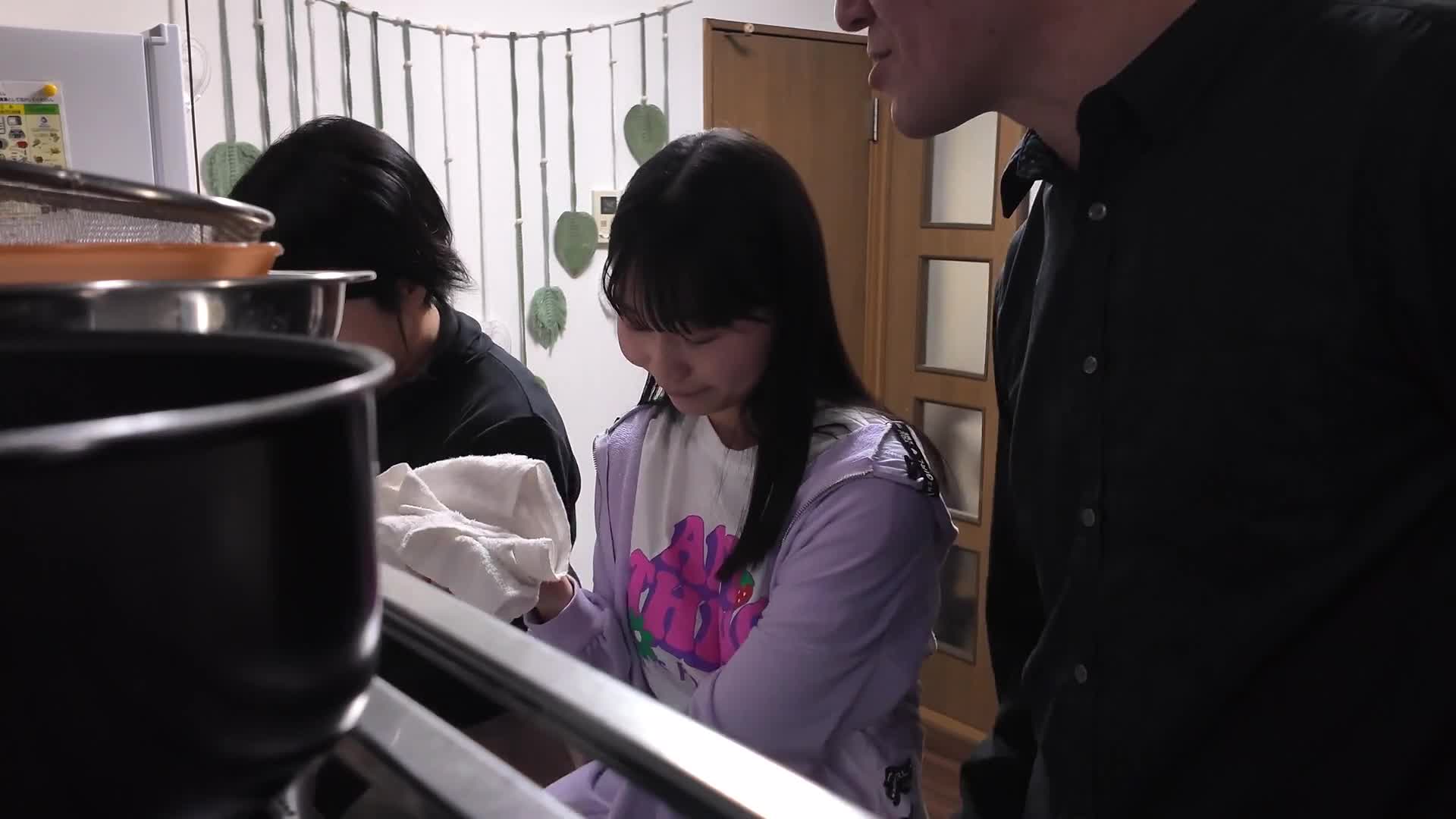 从她初潮那天起…女儿就遭受父亲乱伦关系的反覆侵犯和虐待。悠悠、桃花、柚子 - AV大平台-中文字幕,成人影片,AV,国产,线上看