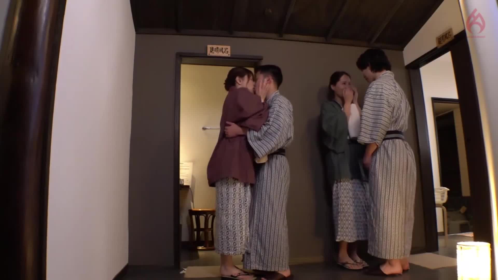 【意识改变NTR】使用指点催眠，夫妻交换后胸部丰满的妻子互相忘记丈夫疯狂享受温泉之旅 新村晶 通野未帆 - AV大平台-中文字幕,成人影片,AV,国产,线上看